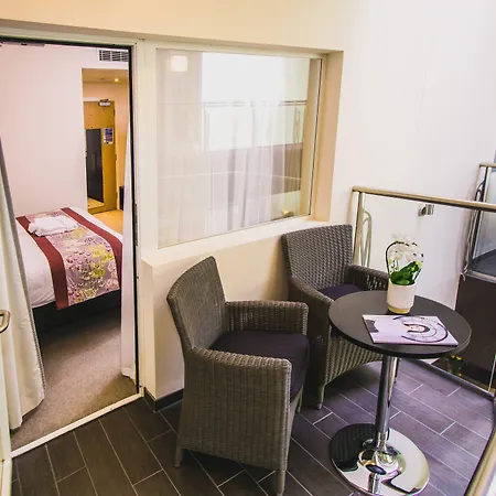 Mannin Hotel-2