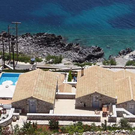 Εn Plo Luxury Suites-2