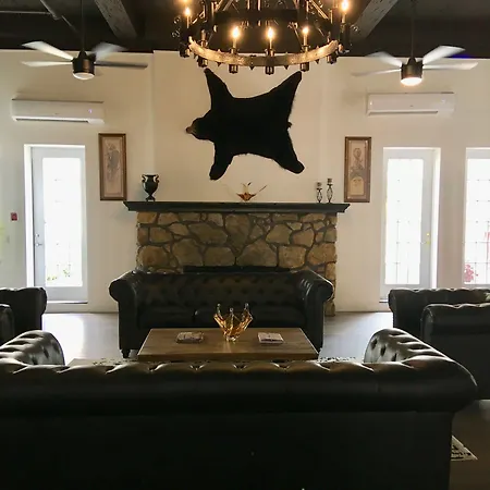 Hunter Arms Hotel-3