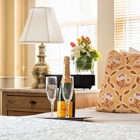 Brass Key Guesthouse Adults Only-2