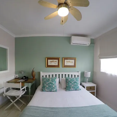 Dolphin Inn Guesthouse-2