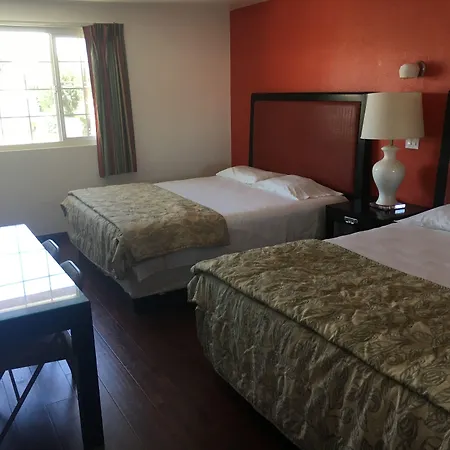 Norwalk Inn & Suites-3