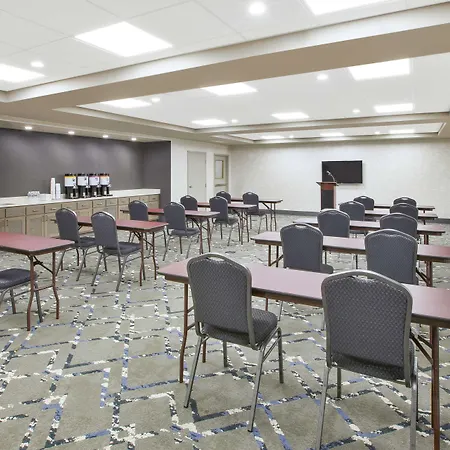 Hampton Inn & Suites Oakwood Village-Cleveland-3