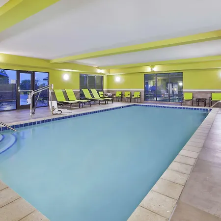 Hampton Inn & Suites Oakwood Village-Cleveland-2