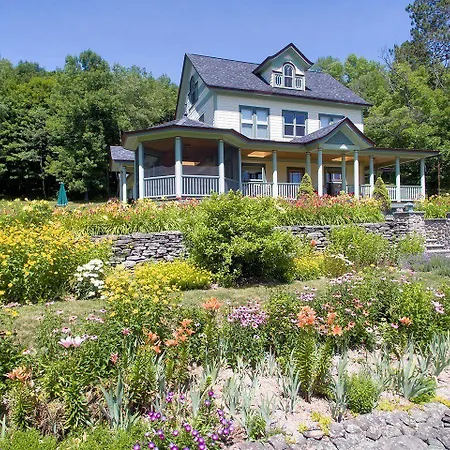 Breezy Hill Inn-3