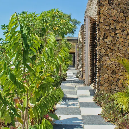 Kabeh Jati Garden Villa & Restaurant-3