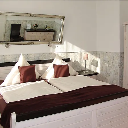 Hotel Garni Landhaus Uttum-3