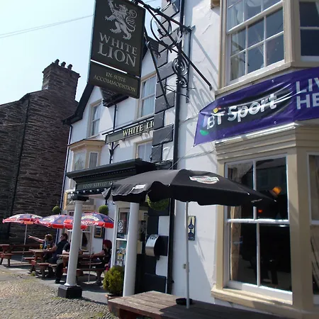 The White Lion Hotel-2