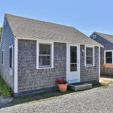 Truro Beach Cottages-3