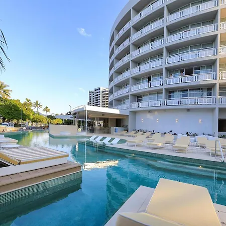 Doubletree By Hilton Cairns-3