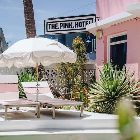 The Pink Hotel Coolangatta-2