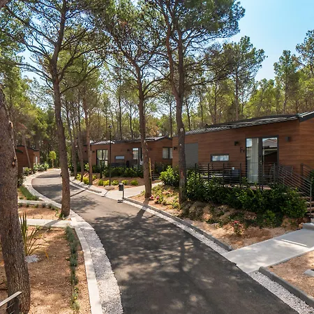 Gava Waterman Island Cottages-3