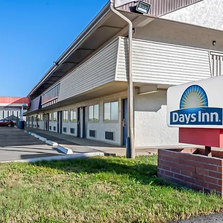 Days Inn By Wyndham Independence-3