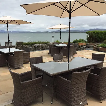 Port Charlotte Hotel-2