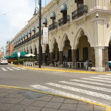 Hotel Concierge Plaza Colima-2