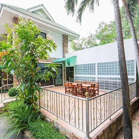 Selina Place Hotel-2