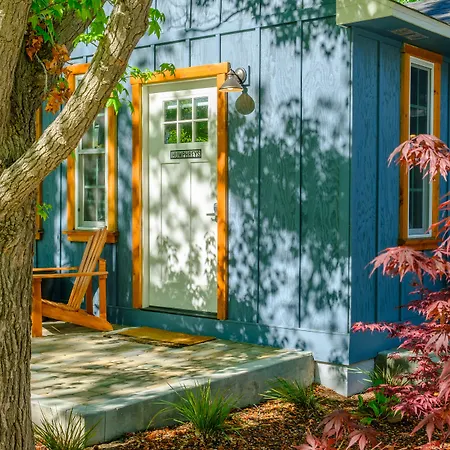 Eastside Guesthouse And Bivy-3