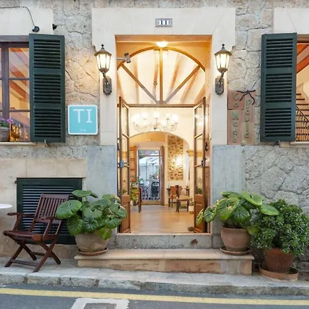 Hotel D'Interior Ca Mado Paula-3