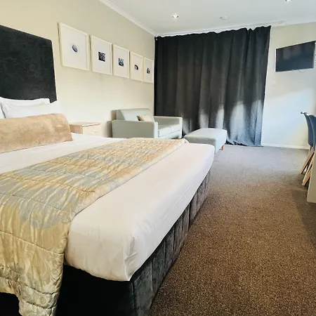 Marineland Beachfront Accommodation-2