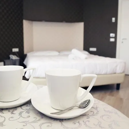 Hotel Globo Suite-Correnti Hotels-3