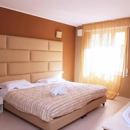 Hotel Globo Suite-Correnti Hotels-2
