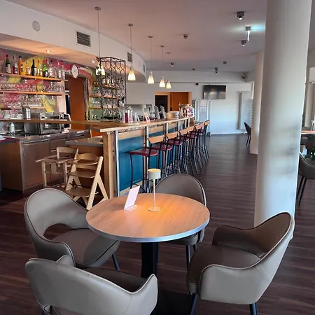 Highway Hotel-2