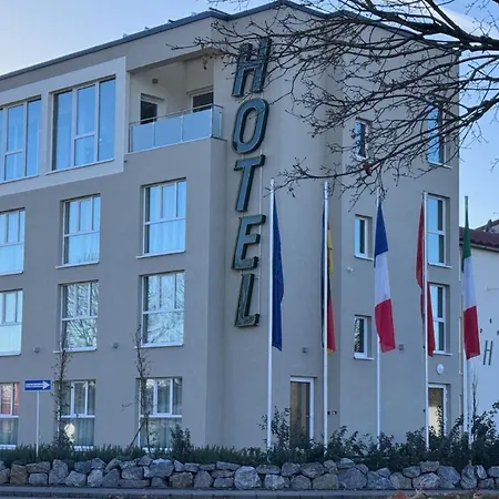 Highway Hotel-3