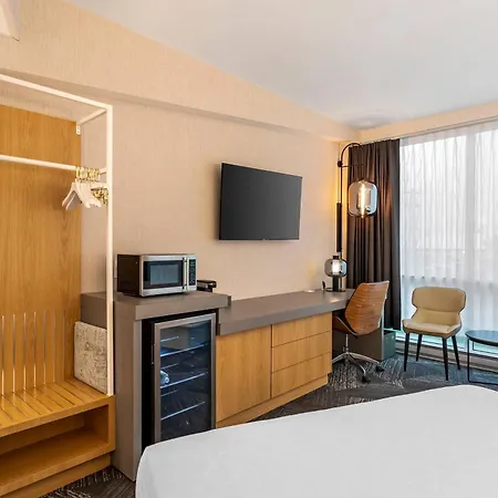 Clarion Lakeside Inn & Conference Centre-3