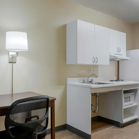 Studio 6 Suites Jacksonville Deerwood Park Fl-2