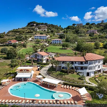 Luzia Agriresort - Piscina Panoramica E Vista Mare A Capo Vaticano-2