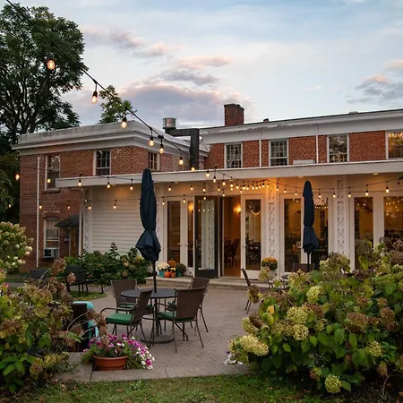 Cromwell Manor Inn-3