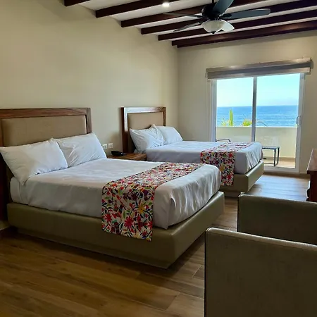 Dmytri'S Original La Fonda Restaurant & Hotel-2
