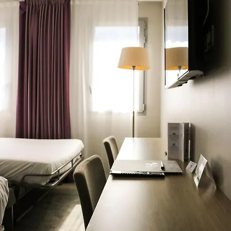Hotel Anne De Bretagne-2
