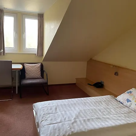 Hotel Kieler Foerde & Free Parking-2