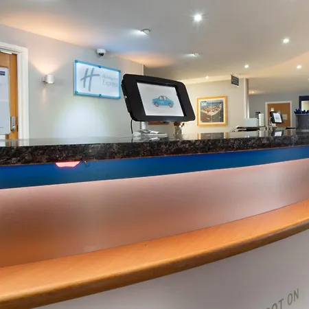 Holiday Inn Express Poole By Ihg-2