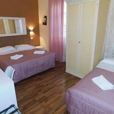 PICCOLO HOTEL Con Access ZTL !!! Ɲel Ƈentro Storico di Ƒirenze !!!-2
