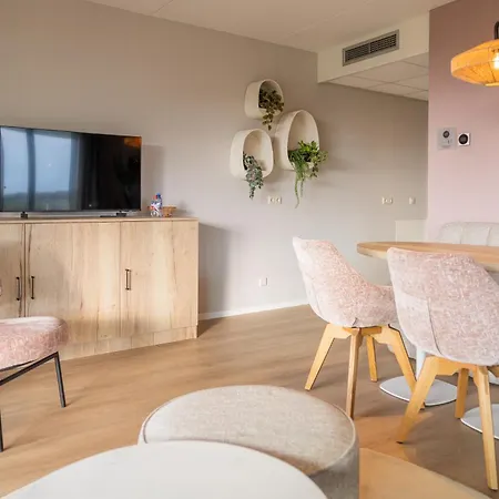 Strandhotel Buren aan Zee-3