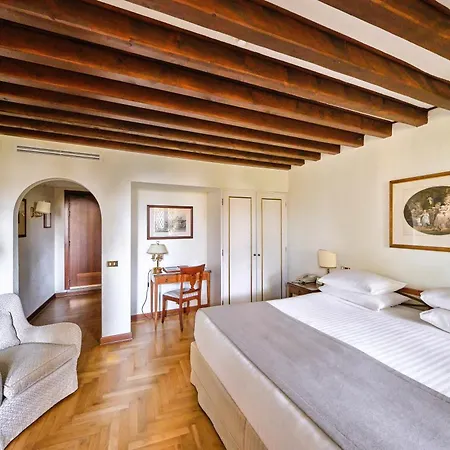 Hotel Villa Cipriani-2