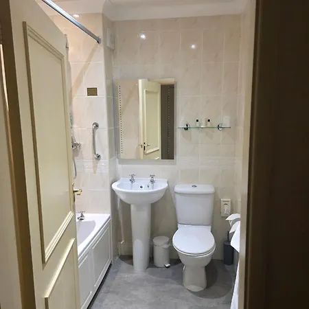 Oaklands Hall Hotel Grimsby-2