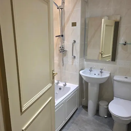 Oaklands Hall Hotel Grimsby-3