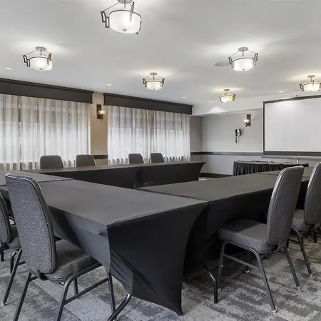 Best Western Plus Chocolate Lake Hotel - Halifax-2