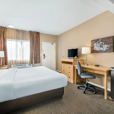 Econo Lodge Inn&Suites-2