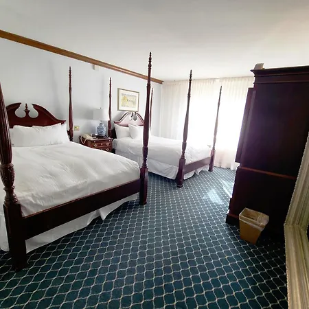 Avon Old Farms Hotel-2