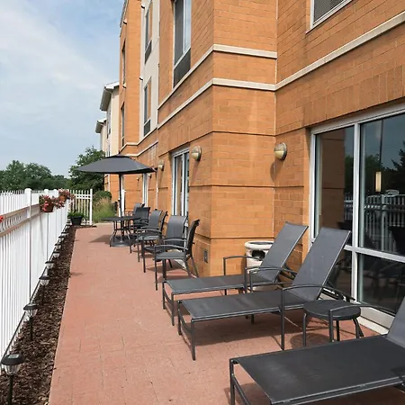 Fairfield Inn & Suites By Marriott Milwaukee Airport-3