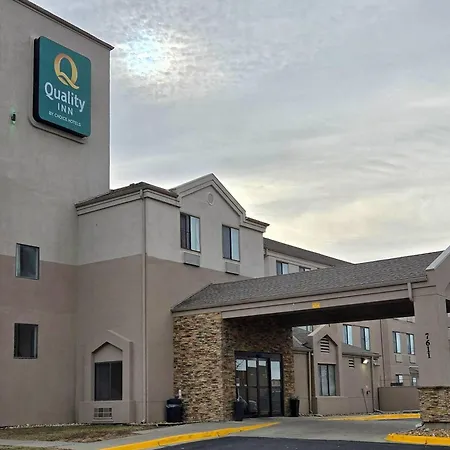 Quality Inn Kansas City International Airport-2