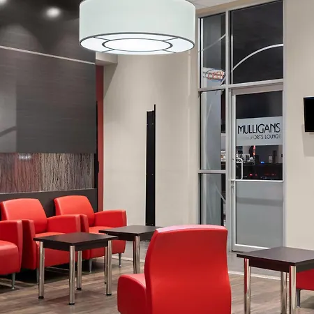 Ramada By Wyndham Saskatoon-3