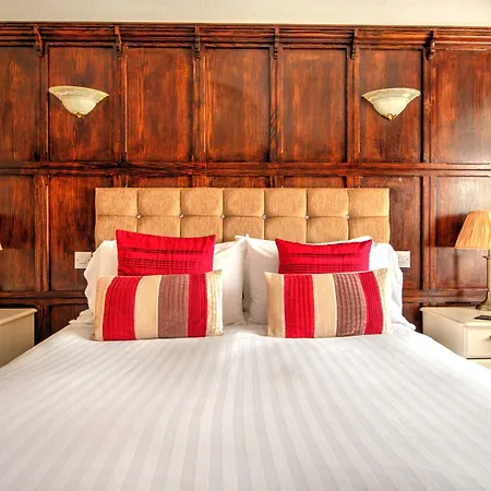 Potters Mooring Guest House-3