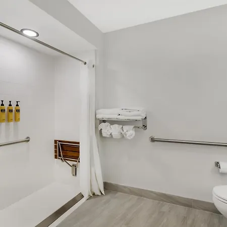 Best Western Plus First Coast Inn And Suites-3