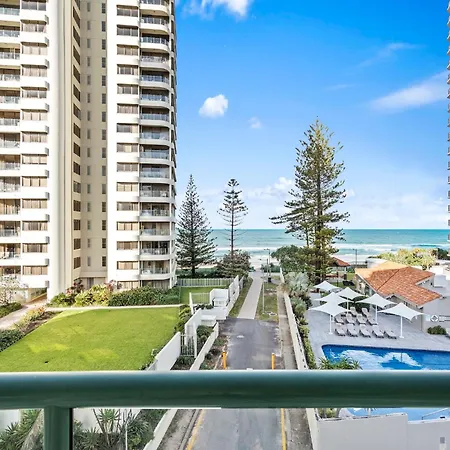 Emerald Sands Holiday Apartments-2