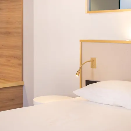 Brit Hotel Cahors Centre - Le Valentre-2
